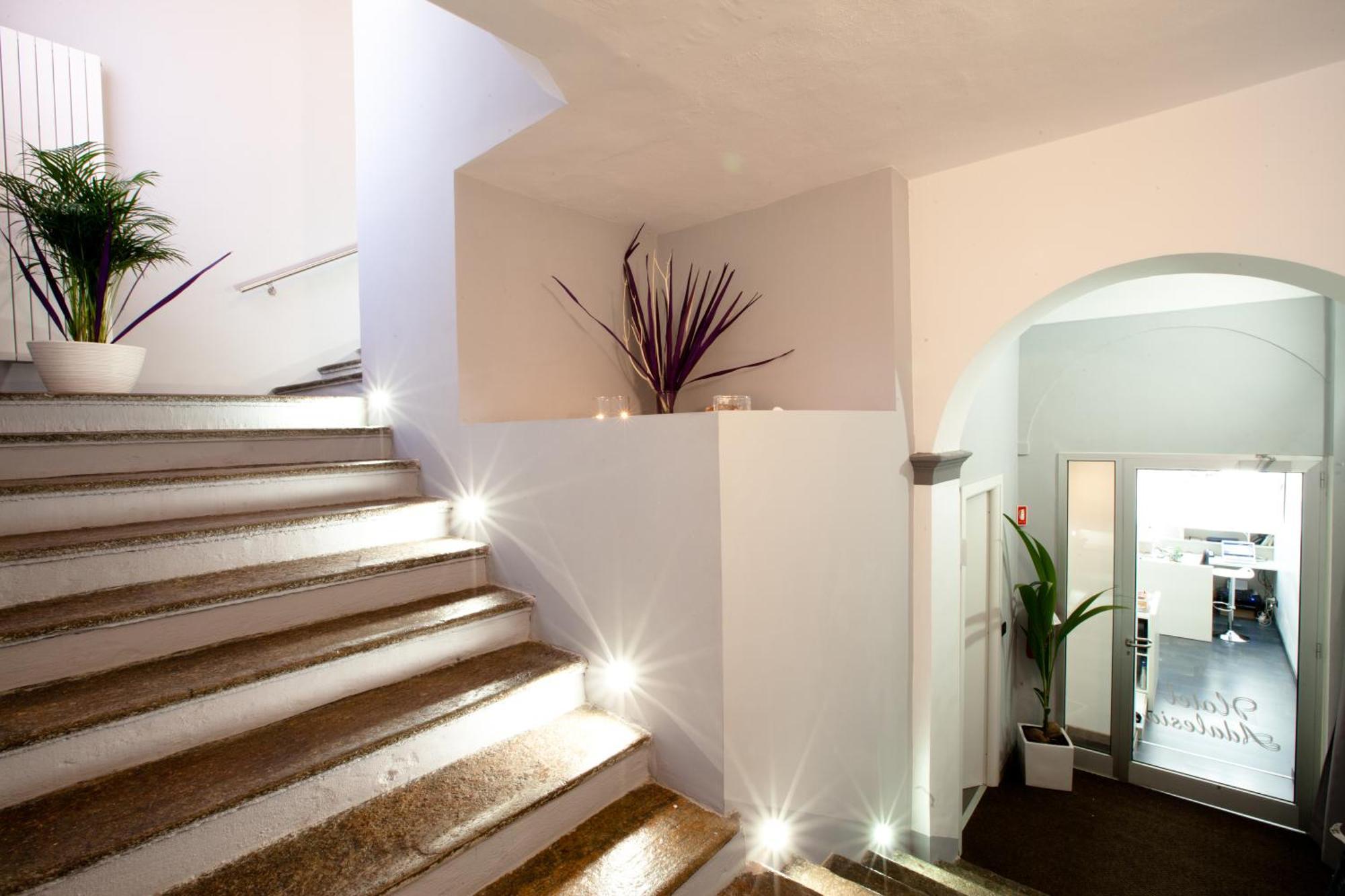 Hotel Adalesia & Coffee 3*