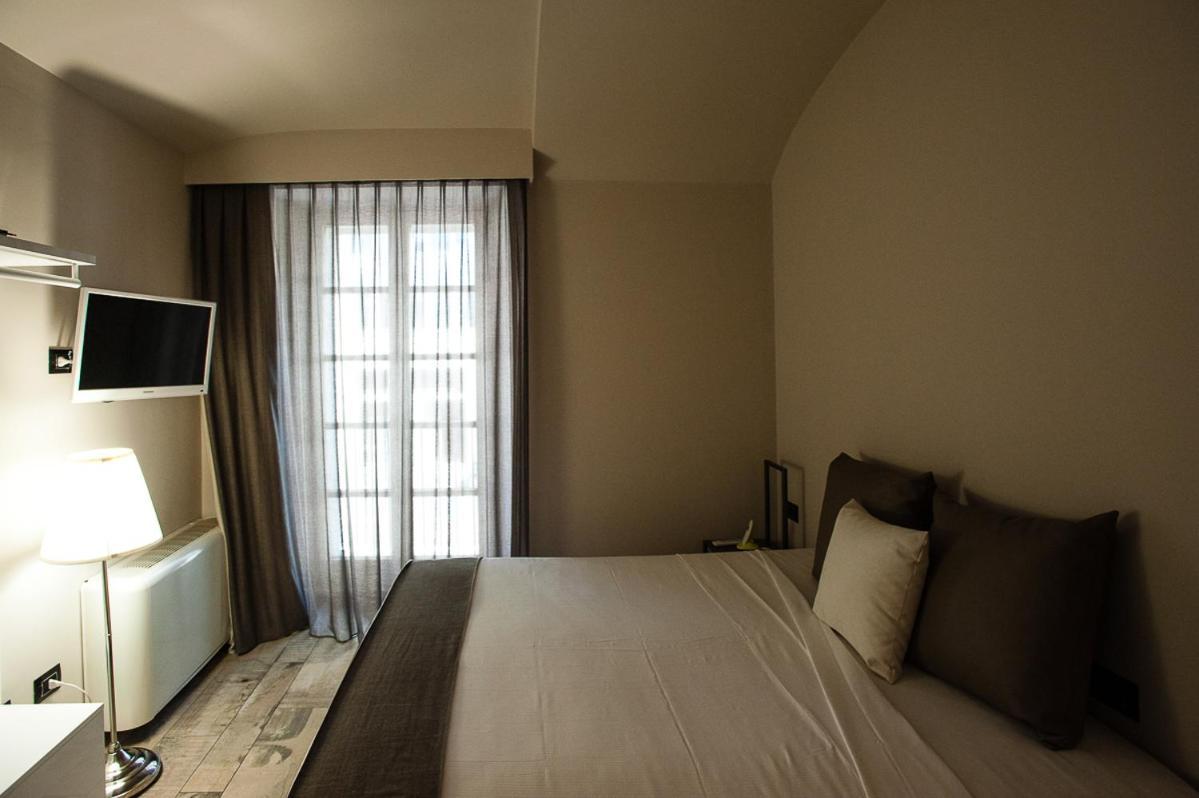 Adalesia & Coffee Hotel
